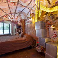 غرفة المعيشة steampunk الداخلية مع صورة أثر العتيقة