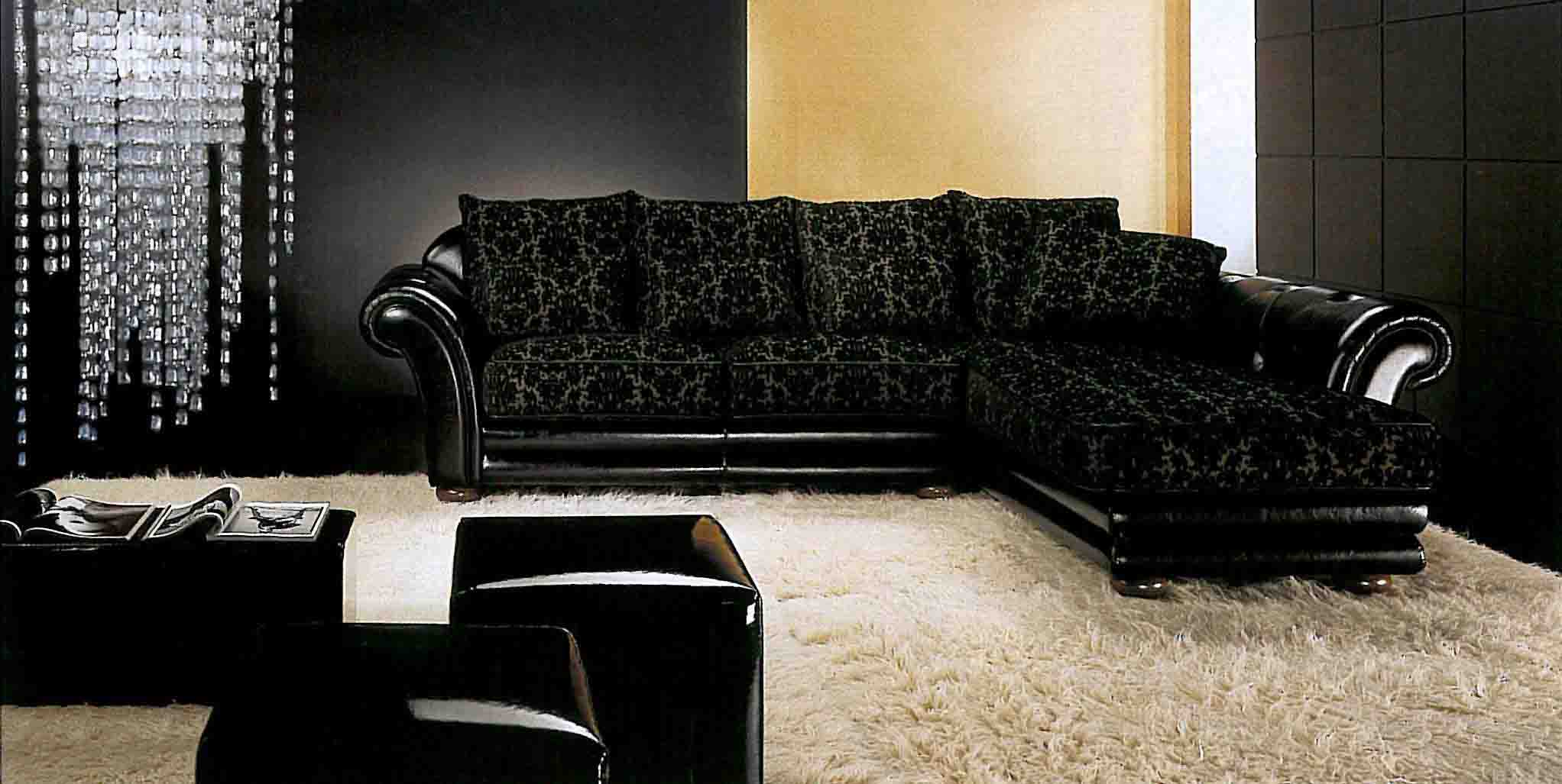 sofa sudut kulit di bahagian dalam lorong