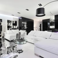 elegáns stílusú nappali fekete-fehér színű képben