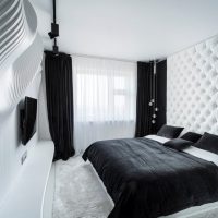světlý dekor obývacího pokoje v černé a bílé fotografii