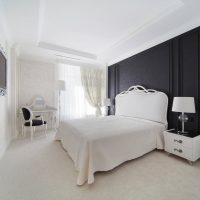 шик декор за спалня в черно-бяла цветна картина