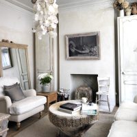 světlý interiér pokoje ve stylu ošuntělý elegantní fotografie