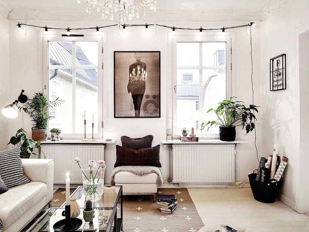 baltos sienos virtuvės interjere minimalizmo stiliumi