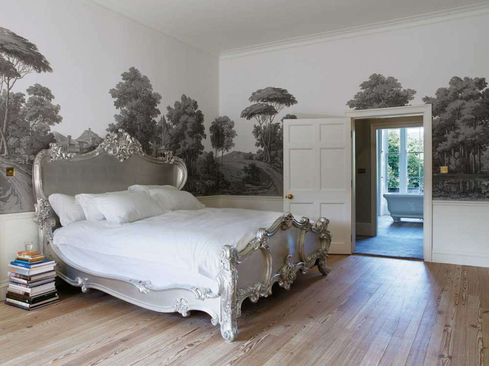 sienas gleznojumi dzīvokļa dekorā ar dabas attēlu