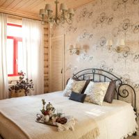 interior luminos dormitor în imagine în stil country