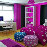 sufragerie în stil ușor în imagine violet
