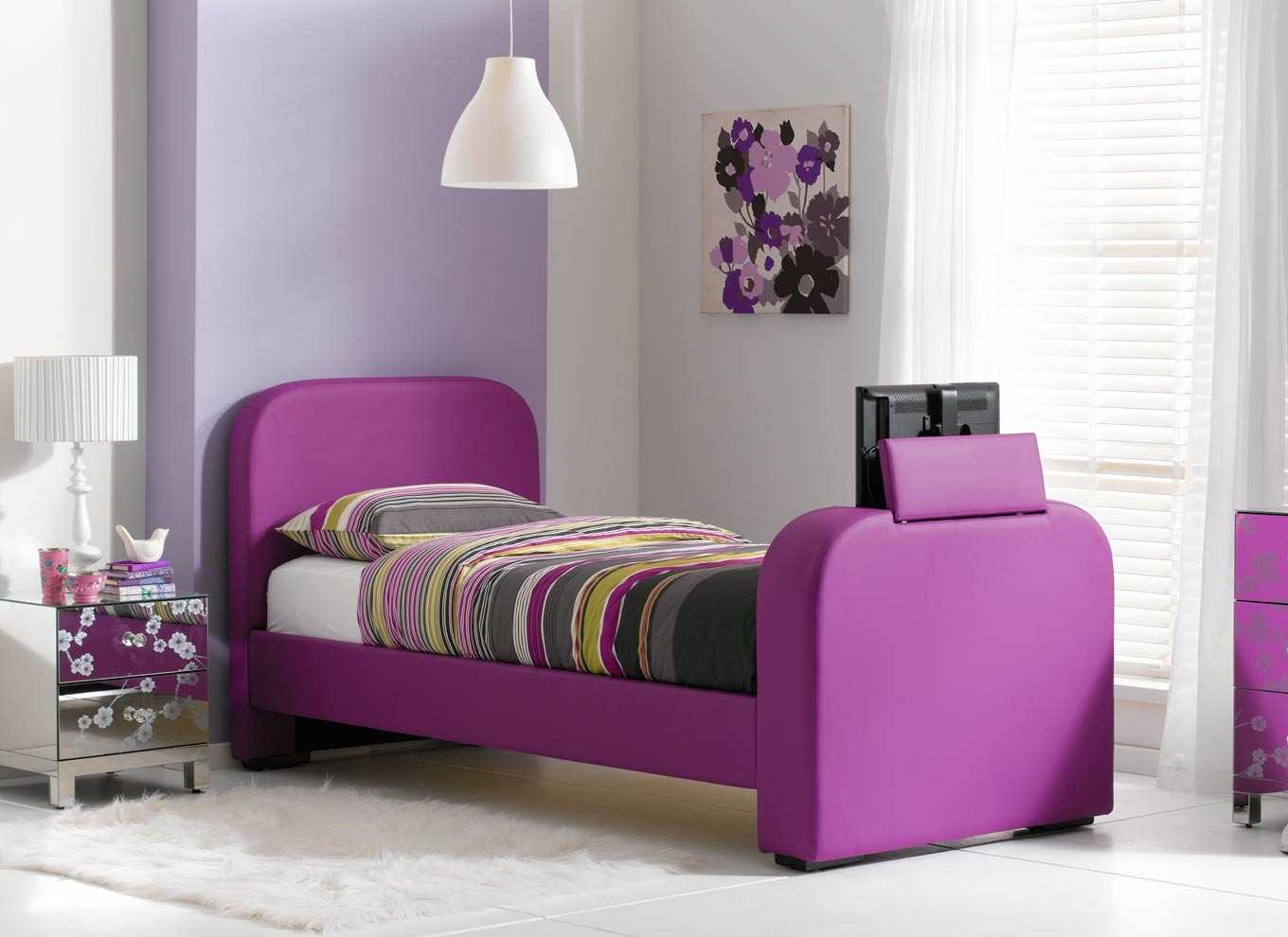 design luminos de hol în violet