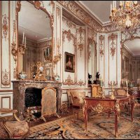 neobvyklý barokní styl ložnice obrázek