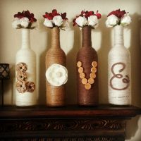 ideja lijepog ukrašavanja staklenih boca s fotografijom od vrpce
