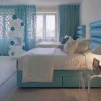sufragerie în stil luminos, în imagine albastră de culoare