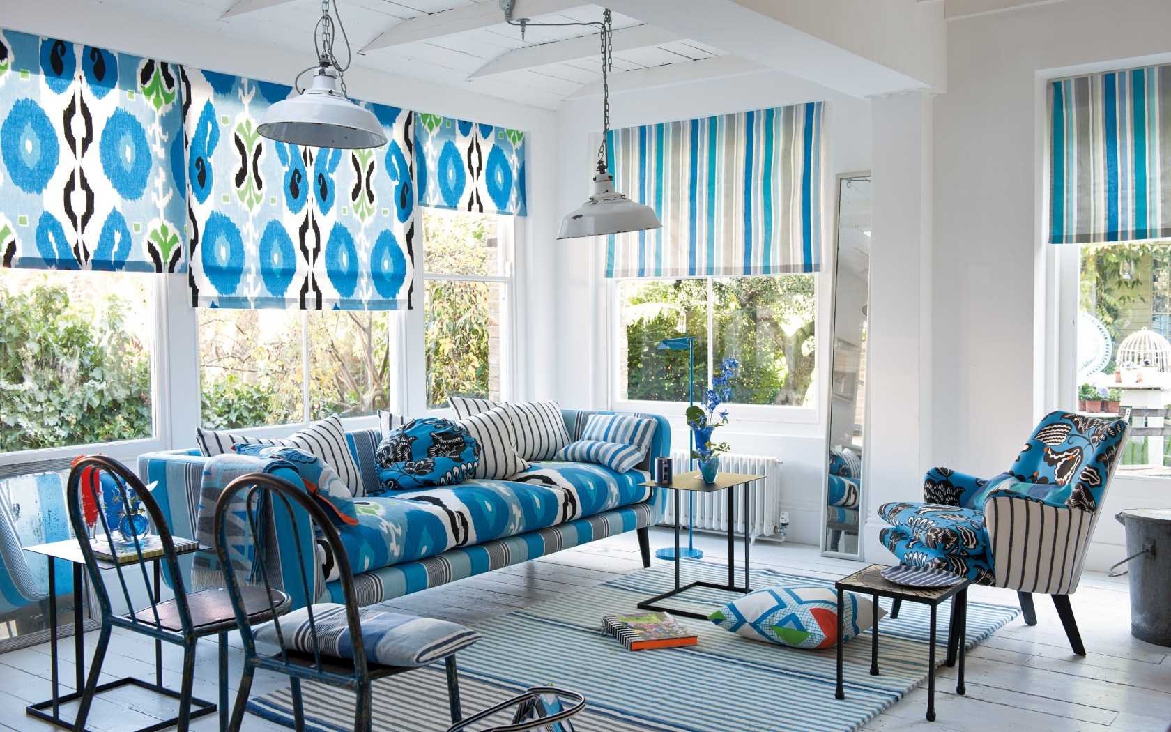 krásná ložnice výzdoba v modrém