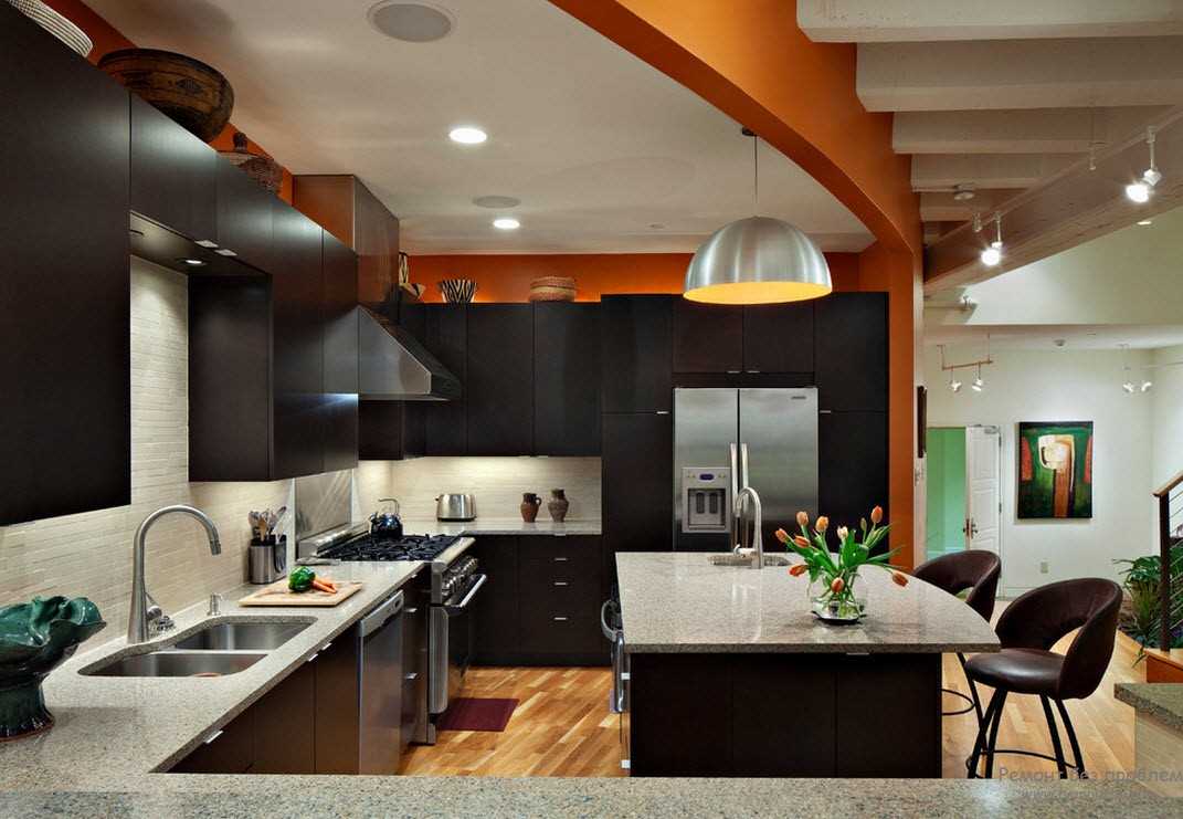 combinație de portocaliu deschis în designul apartamentului cu alte culori