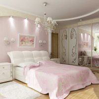 a világos rózsaszín kombinációja a nappali belső részén más színű képpel