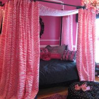 kombinasi warna merah jambu dalam gaya rumah dengan warna lain dari foto