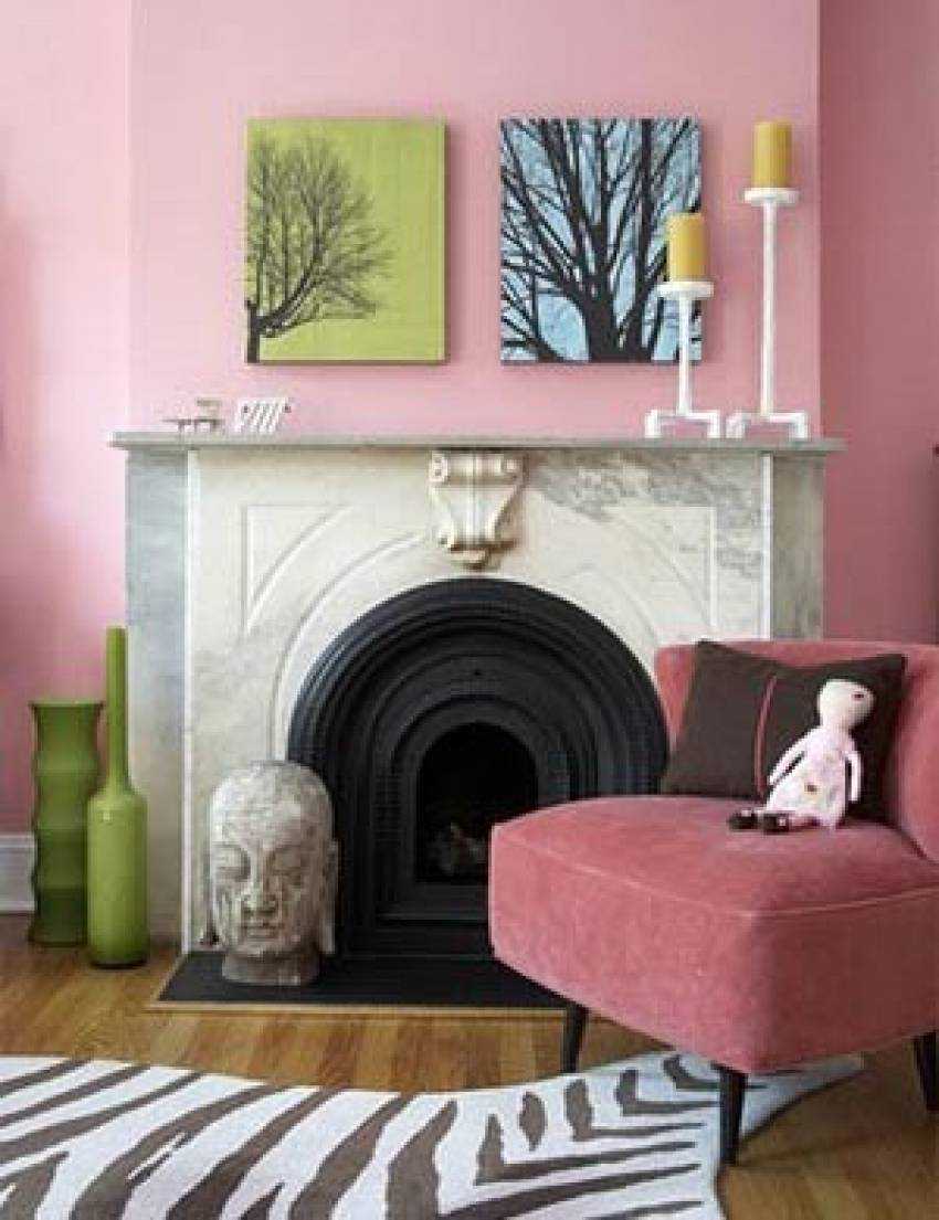 ryškiai rožinės spalvos derinys virtuvės stiliuje su kitomis spalvomis