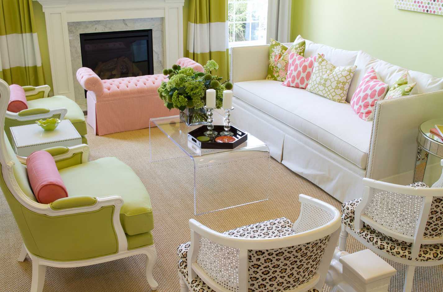 o combinație de roz deschis în decorul apartamentului cu alte culori
