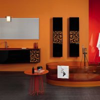 tumši oranžas krāsas kombinācija dzīvokļa dekorā ar citu krāsu foto