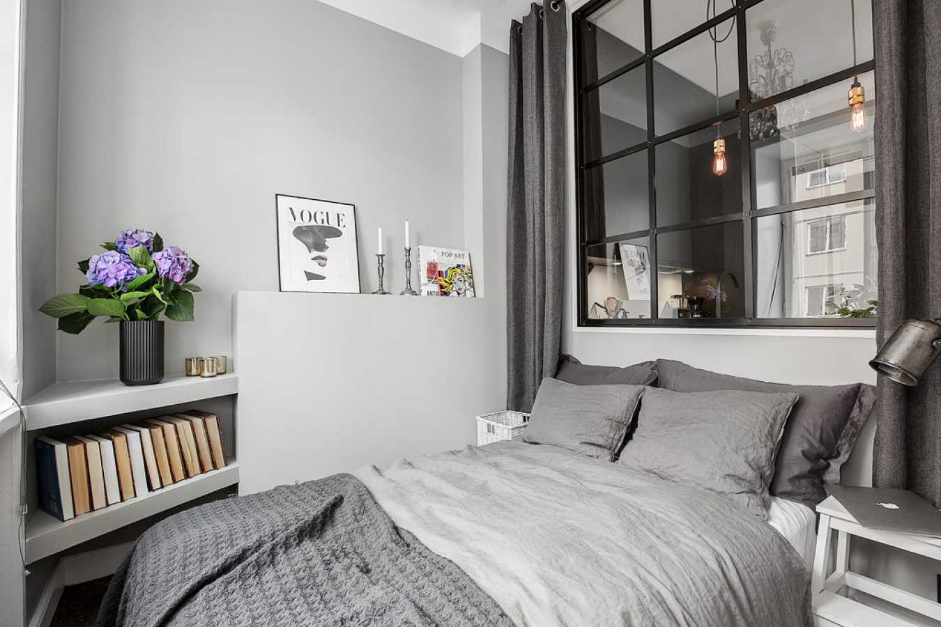 kombinace světle šedé ve stylu ložnice