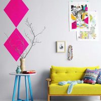 mooie mosterd kleur woonkamer interieur foto