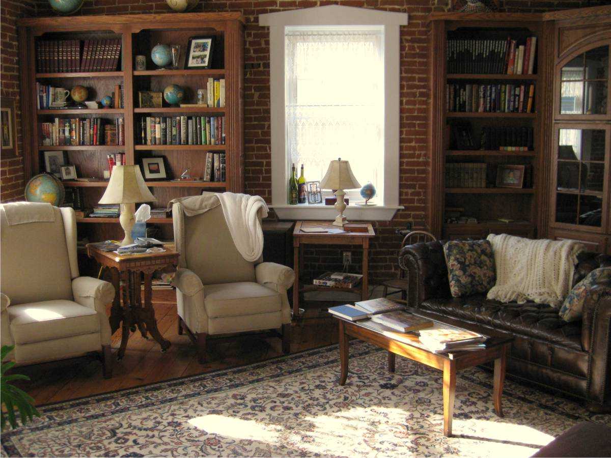 neparasta dzīvojamās istabas fasāde vintage stilā