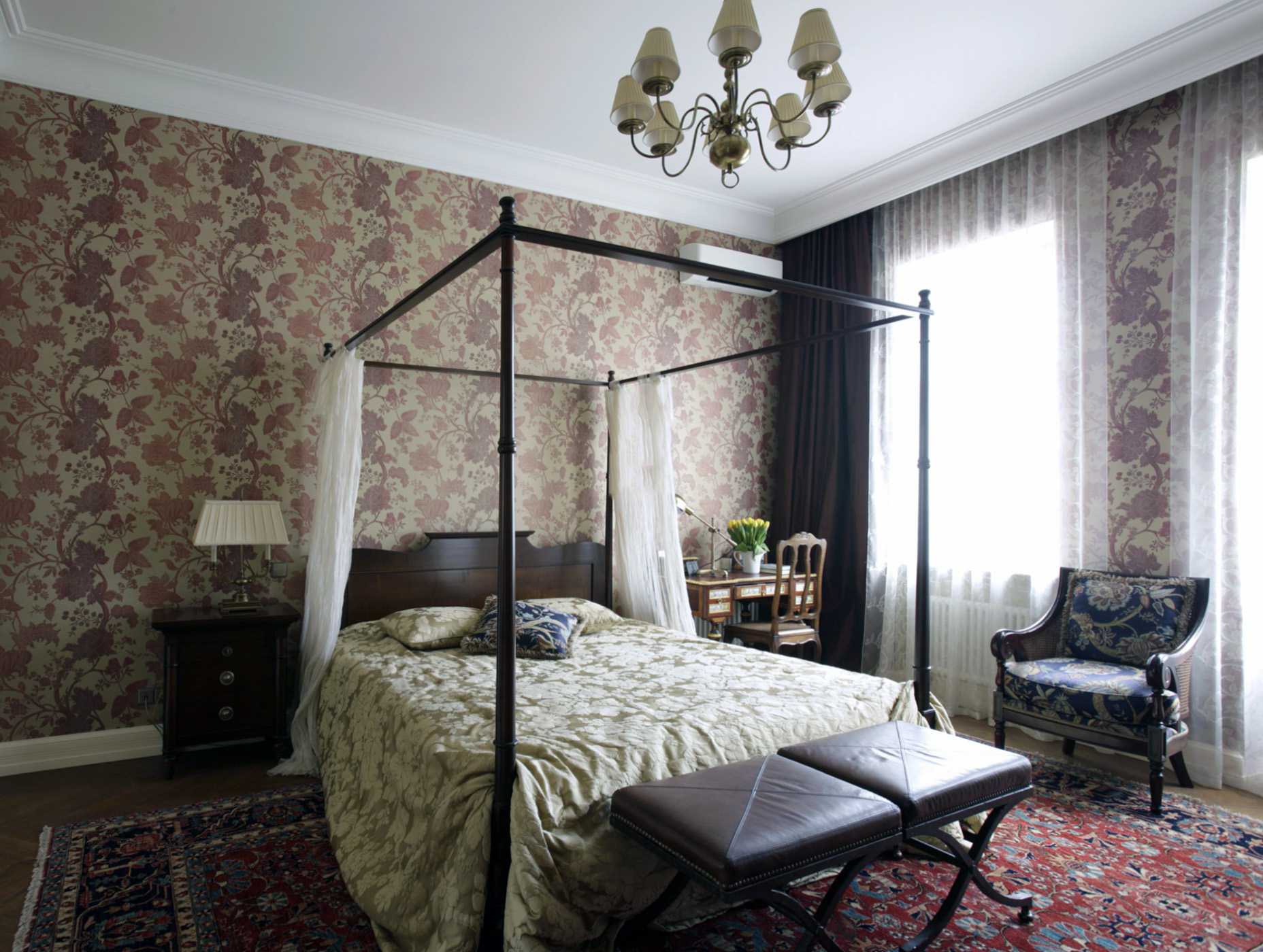 нестандартен интериор на всекидневната във викториански стил