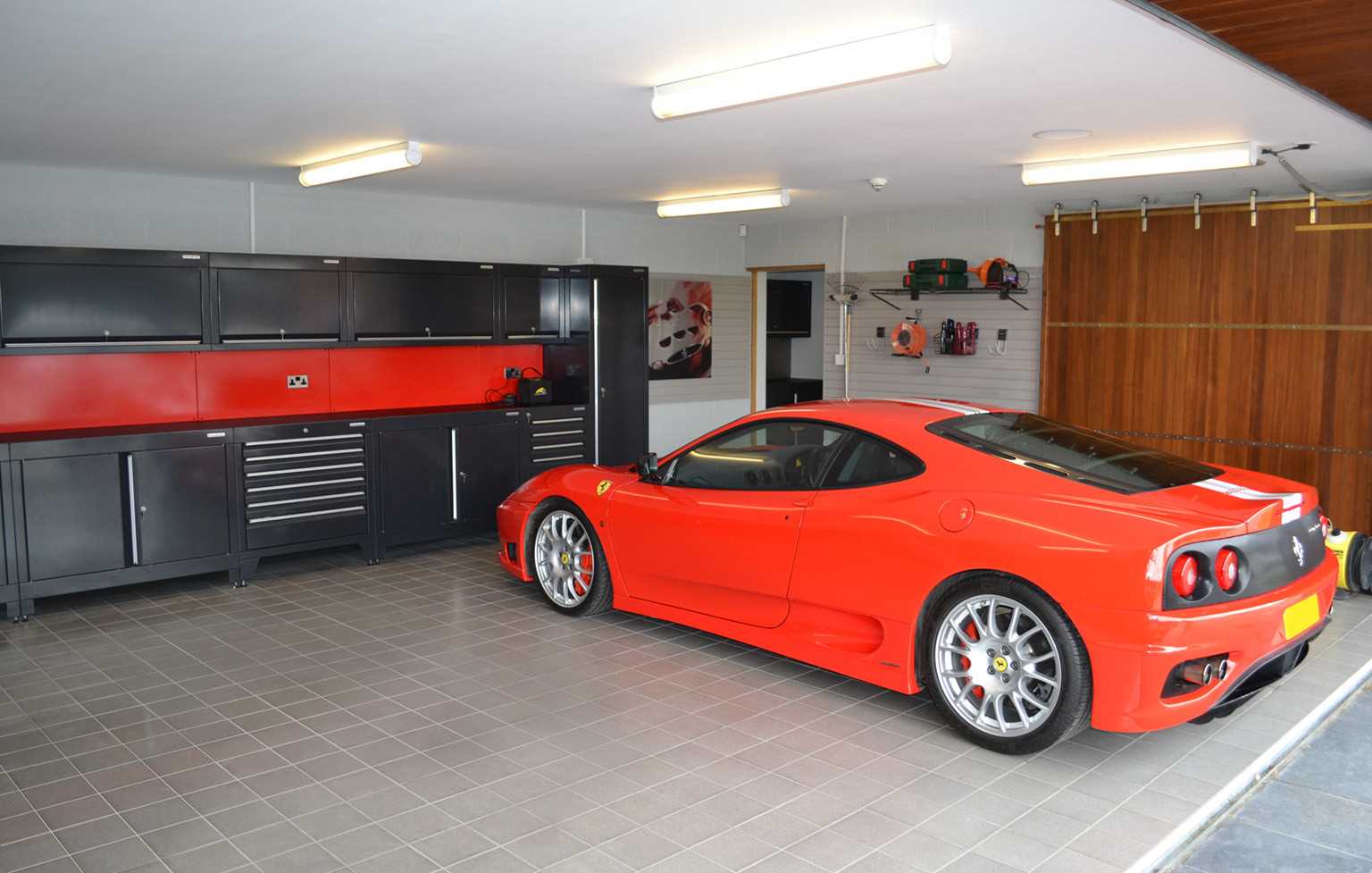idee van een ongewoon garage interieur