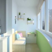 het idee van een prachtig decor van een kleine balkonfoto