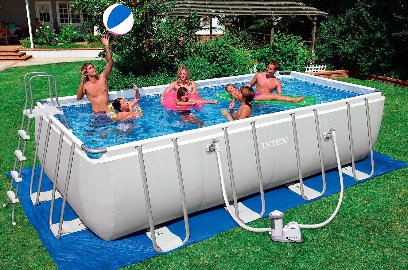 ideea designului modern al unei piscine mici