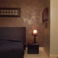 spilgta dekoratīvā apmetuma opcija guļamistabas attēla noformējumā