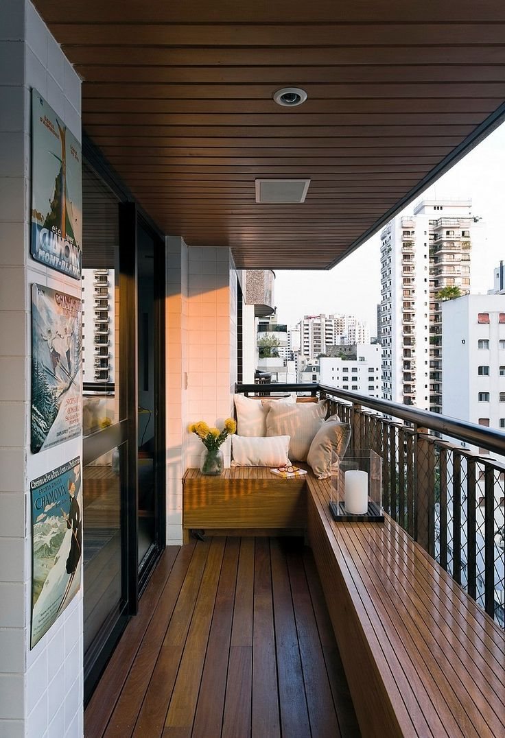neliela balkona modernā interjera versija