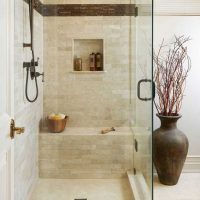 modernaus stiliaus vonios kambario idėja 2,5 kv.m nuotrauka