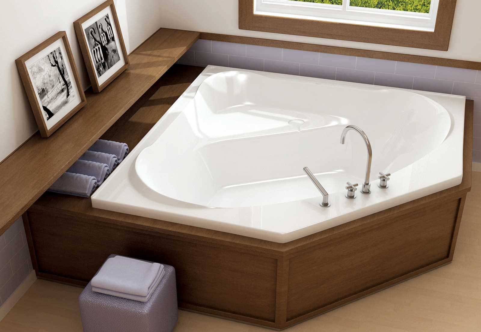 idea di un moderno bagno interno con vasca ad angolo