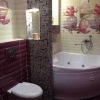 idėja apie ryškų vonios kambario dizainą su kampine vonios nuotrauka