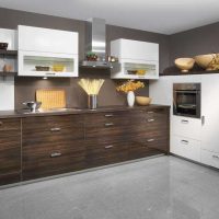 idėja derinti turtingą rudą prie virtuvės nuotraukos stiliaus