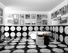 myšlenka na krásný interiér koupelny v černé a bílé