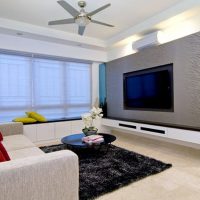 Dzīvojamās istabas 16 kvadrātmetru gaišā dizaina spilgta dizaina piemērs