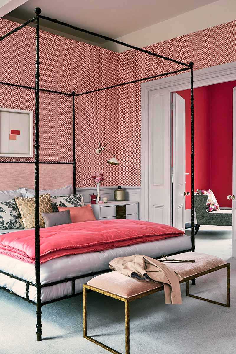 růžová aplikace ve světlé bytové dekoraci