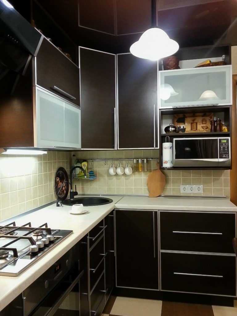 ideja prekrasnog kuhinjskog interijera od 8 m²