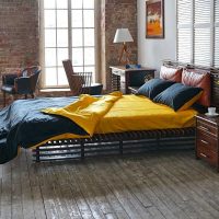 varian hiasan bilik tidur yang terang untuk gambar seorang lelaki muda