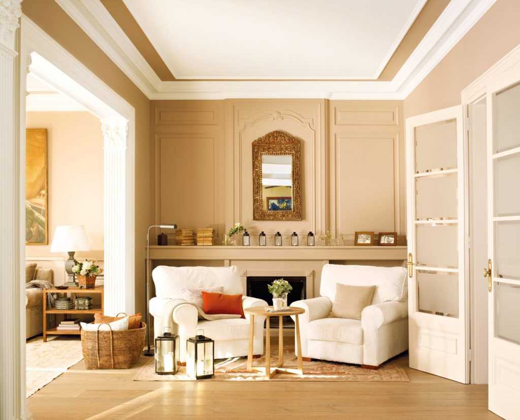 het idee van een ongewone beige kleur in het interieur van de kamer