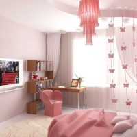 contoh penggunaan merah jambu dalam foto bilik dalaman yang terang