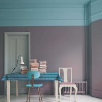 ideea aplicării unei culori albastre interesante în stilul unei fotografii de apartament