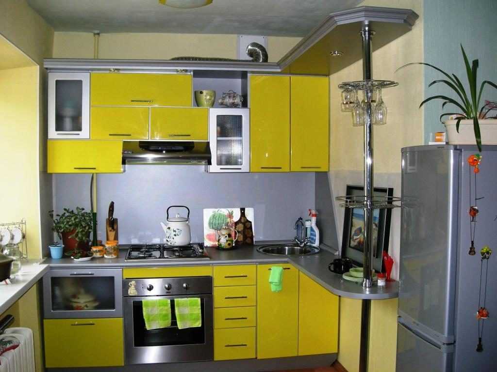 varijanta neobičnog interijera kuhinje 8 m²