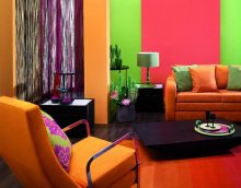 idėja apie neįprastą spalvų derinį modernaus kambario paveikslo interjere