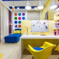 пример за красив дизайн на детска стая за две деца картина