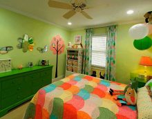 ideja izmantot zaļo krāsu skaista dzīvokļa interjera attēlā