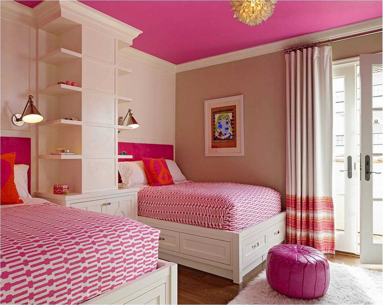 myšlenka použití růžové ve světlé místnosti dekor