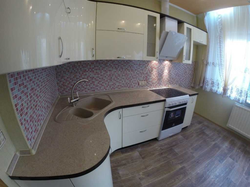 variant van een mooie stijl van keuken 8 m²