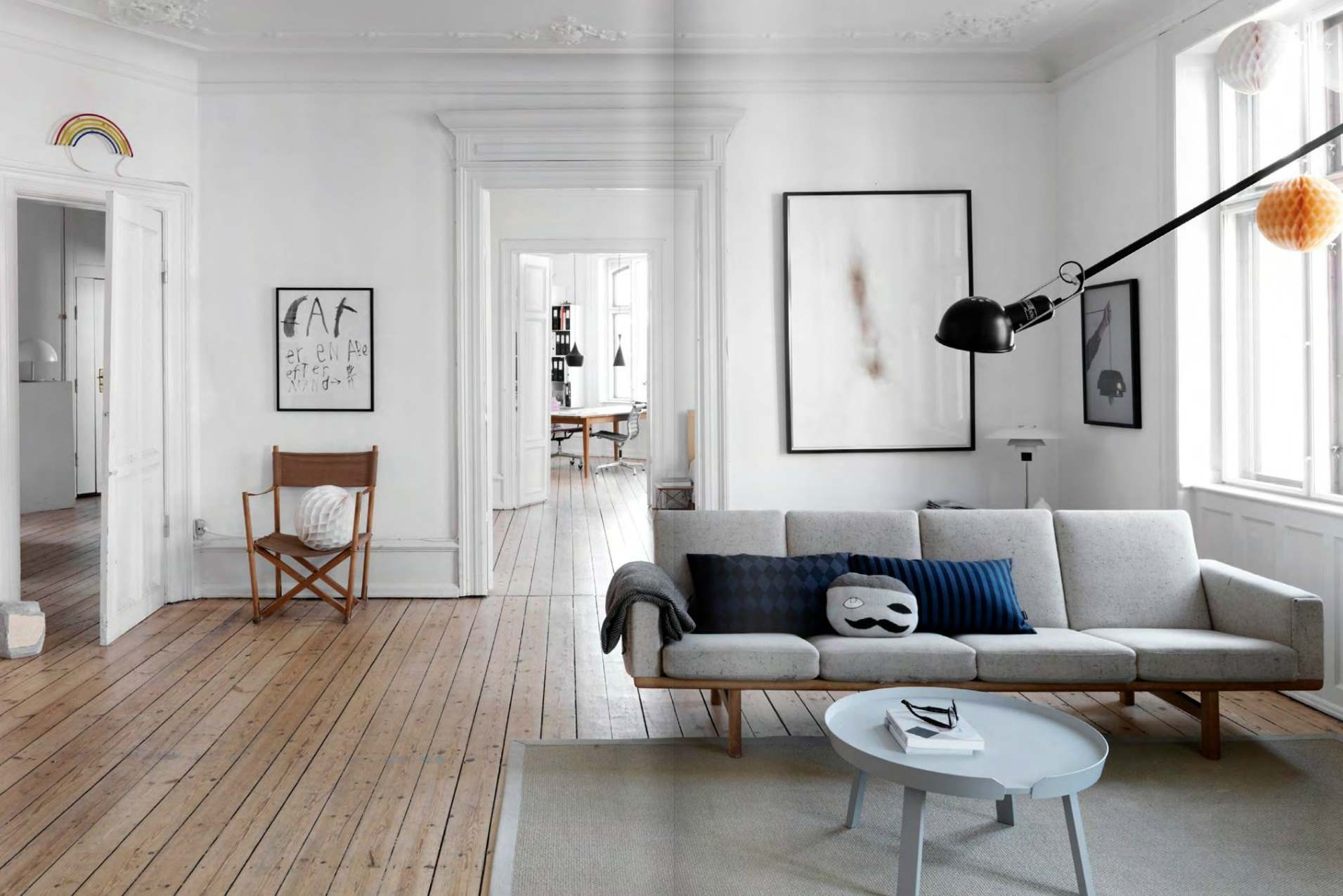 het idee van een ongewoon interieur in Scandinavische stijlkamer