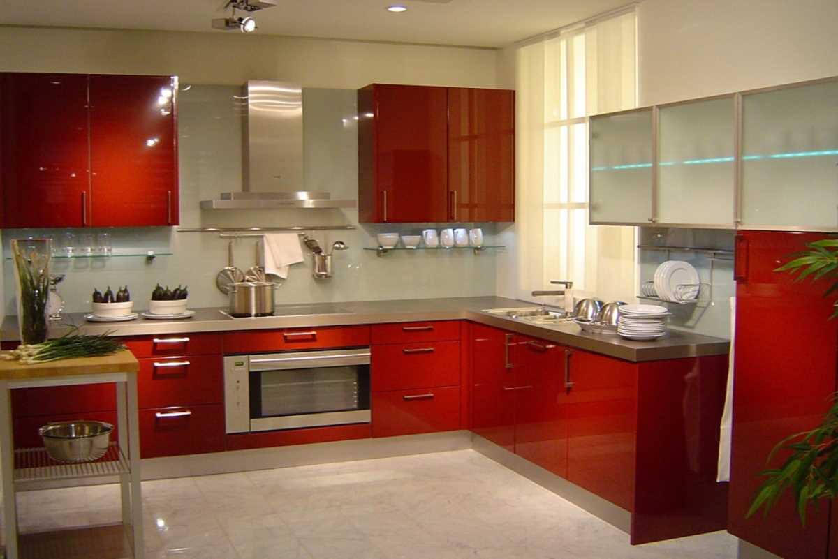 primjer kuhinje u svijetlom stilu 8 m²